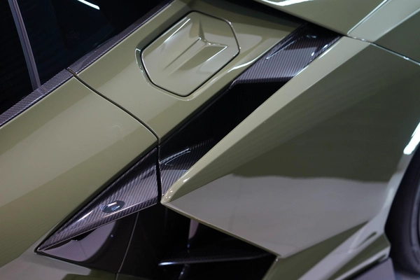 Lamborghini Revuelto 2025