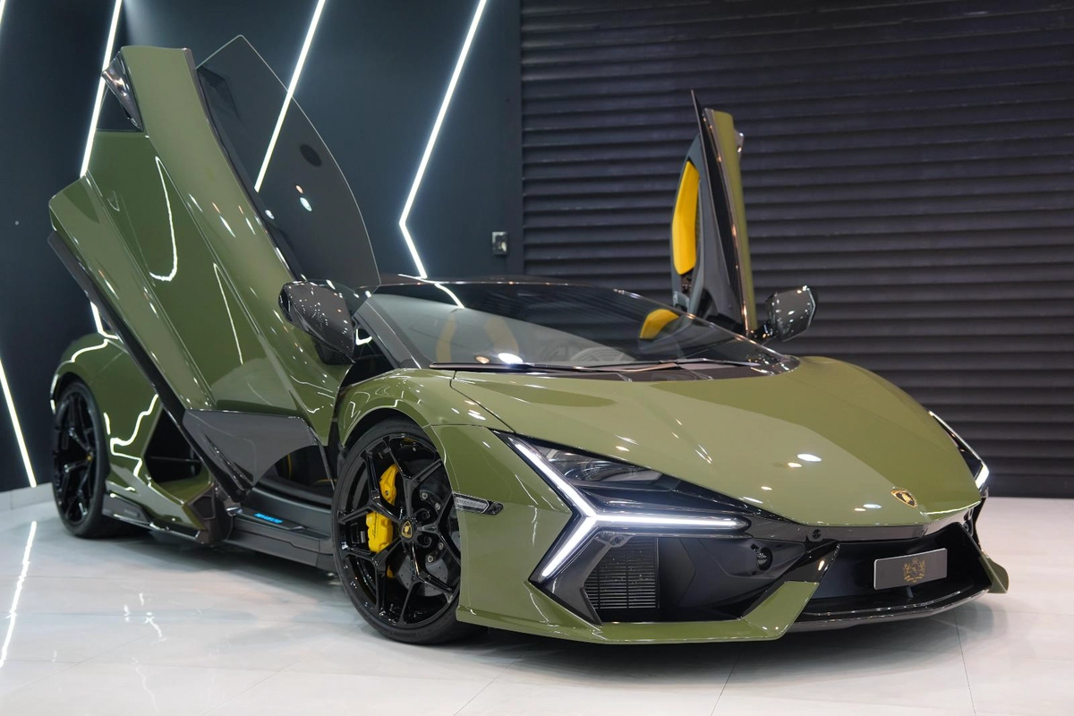 Lamborghini Revuelto 2025-2-2