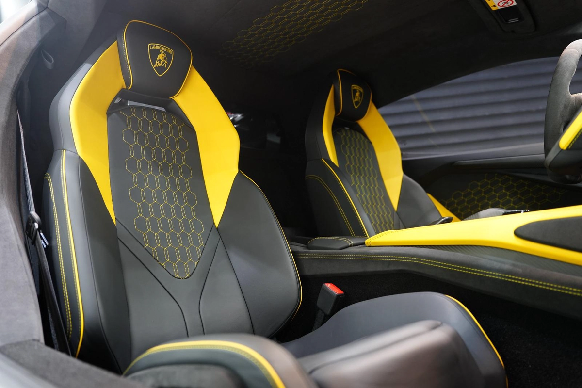 Lamborghini Revuelto 2025-7-7