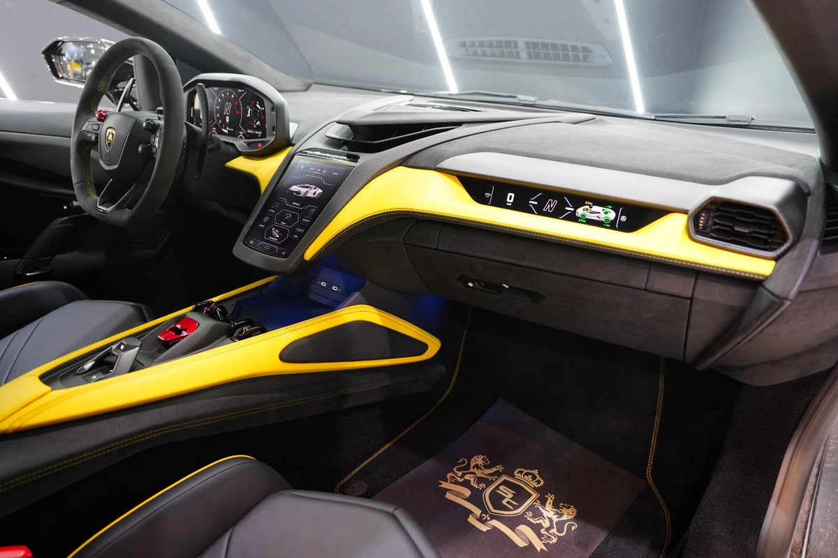 Lamborghini Revuelto 2025-6-6