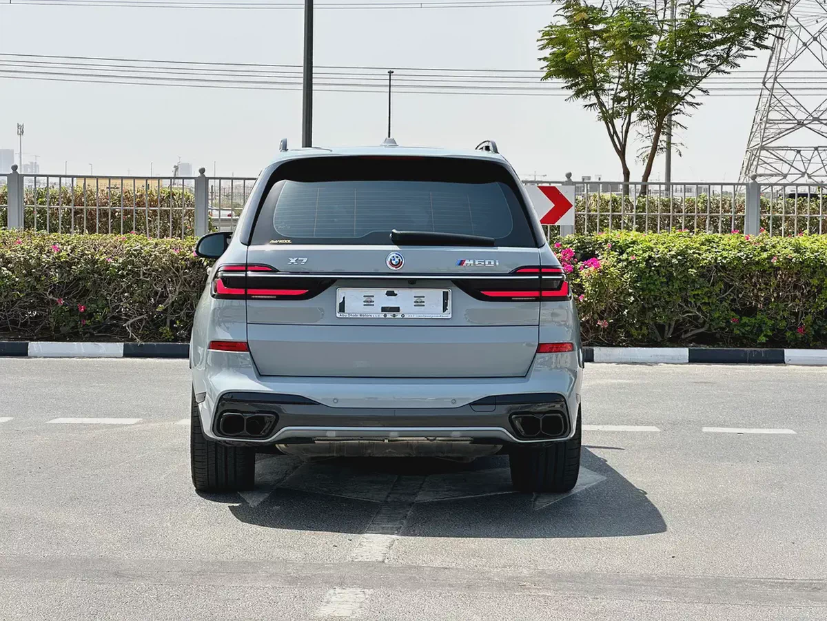 BMW X7 M60i 2023 GCC under warranty-3-3