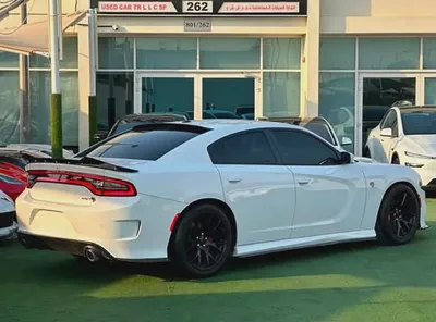 DODGE CHARGER HELLCAT SRT GCC 2017 Original paint  perfect condition zero accidents-4