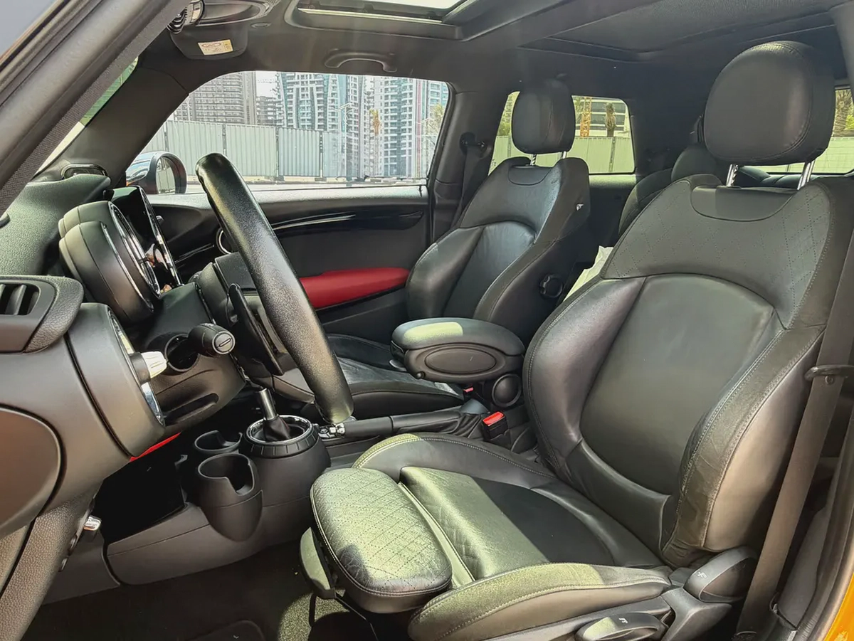 2014 MINI Cooper S | GCC Specs | Low Mileage-7-7