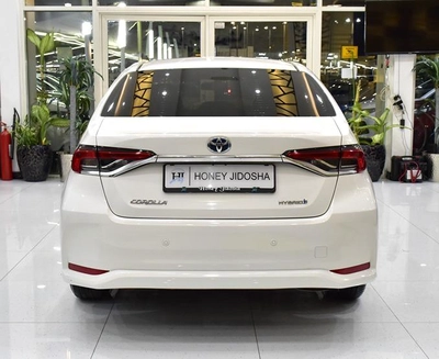 Toyota Corolla Hybrid ( 2020 Model ) in White Color GCC Specs-1