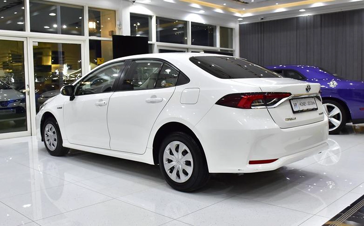 Toyota Corolla Hybrid ( 2020 Model ) in White Color GCC Specs