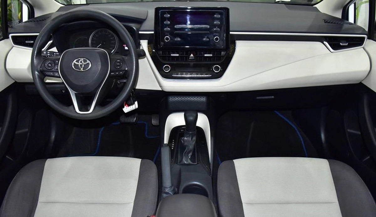 Toyota Corolla Hybrid ( 2020 Model ) in White Color GCC Specs