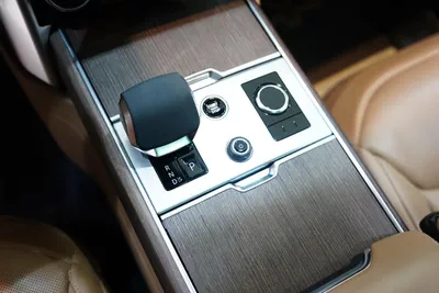 Land Rover Range Rover Vogue P400-6