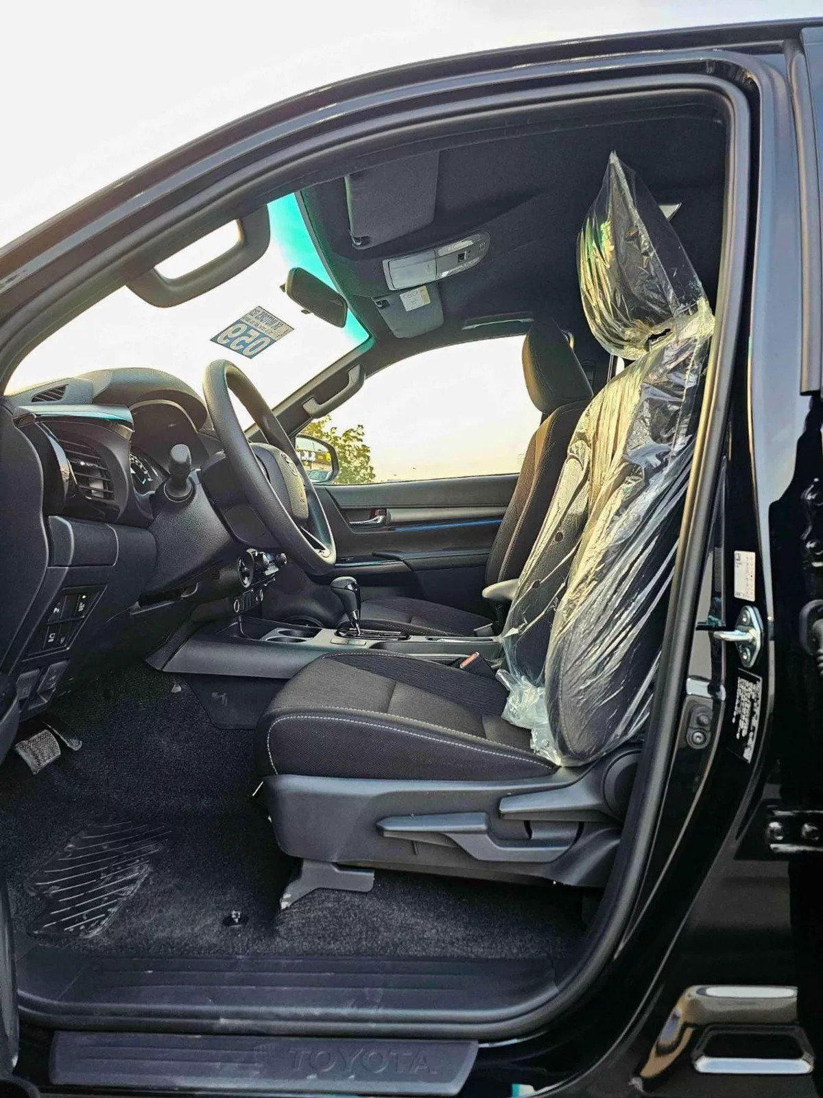 Toyota Hilux SR5 ADVENTURE / 4.0L V6 PETROL / 360 CAMERA / FR & REAR CAMERA / AUTO A.C (CODE # HADVKW)-7-0