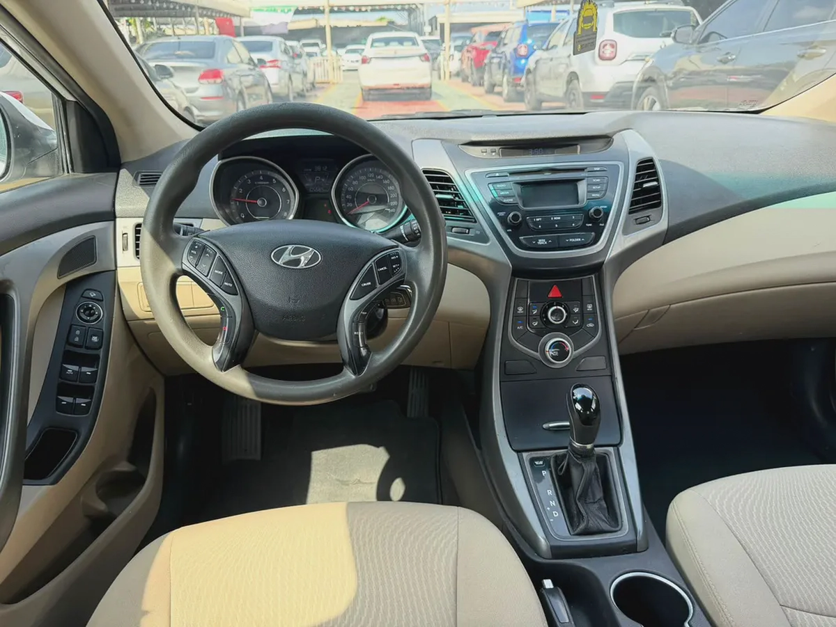 HYUNDAI ELANTRA 1.8 2016 kilometers is not original registration test ccm report pass-11-11