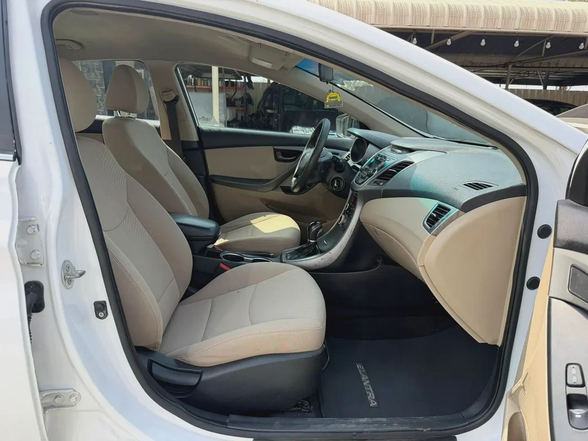 HYUNDAI ELANTRA 1.8 2016 kilometers is not original registration test ccm report pass-8-8
