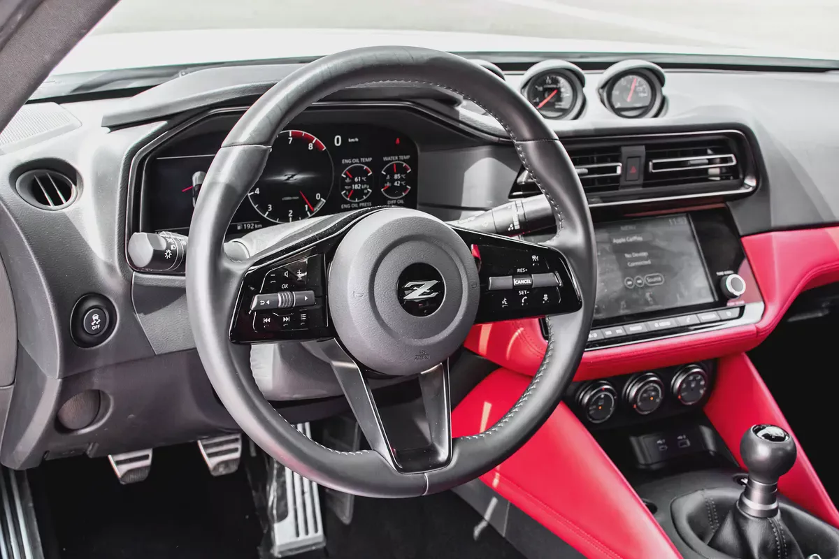 NISSAN Z PERFORMANCE | GCC SPES | 3.0-L  TWIN-TURBO  | UNDER WARRANTY-13-13