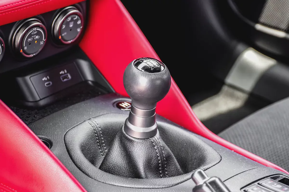 NISSAN Z PERFORMANCE | GCC SPES | 3.0-L  TWIN-TURBO  | UNDER WARRANTY-14-14