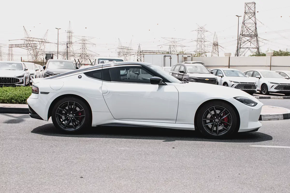 NISSAN Z PERFORMANCE | GCC SPES | 3.0-L  TWIN-TURBO  | UNDER WARRANTY-3-3