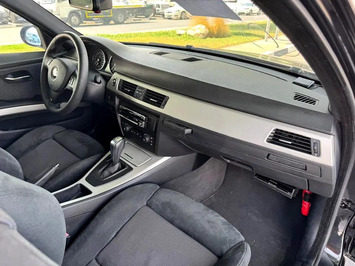 BMW | 323i | 2006 | ONLY | 80622 KM | JAPAN IMPORT | CLEAN TITLE
