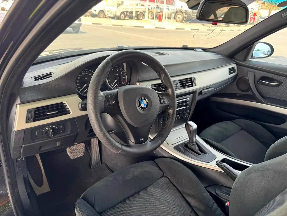 BMW | 323i | 2006 | ONLY | 80622 KM | JAPAN IMPORT | CLEAN TITLE