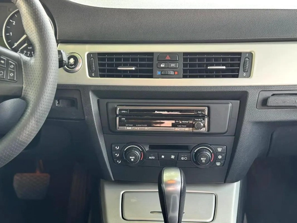 BMW | 323i | 2006 | ONLY | 80622 KM | JAPAN IMPORT | CLEAN TITLE