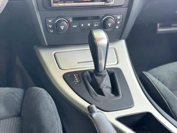 BMW | 323i | 2006 | ONLY | 80622 KM | JAPAN IMPORT | CLEAN TITLE