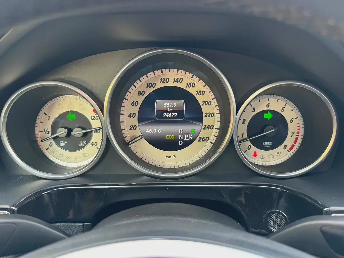 Mercedes Benz E300 2014 94000km - Clean Title - Excellent Condition-16-16