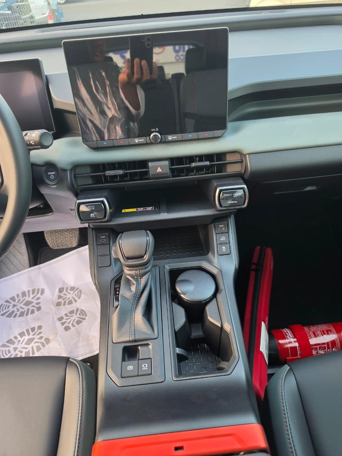 TOYOTA RAV4 2.5L HYBRID FULL OPTION 2026 – Grey-3-3