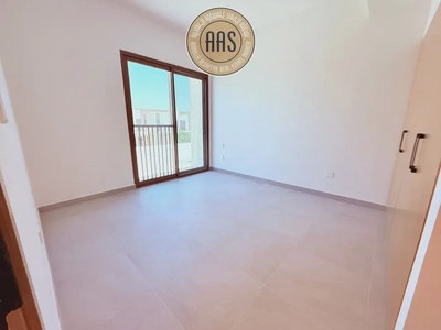 READY TO MOVE SPACIOUS BRAND NEW 4 BR+MAID VILLA AVAILABLE FOR RENT-13