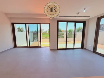 READY TO MOVE SPACIOUS BRAND NEW 4 BR+MAID VILLA AVAILABLE FOR RENT-14