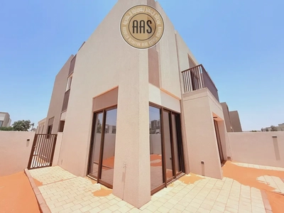 READY TO MOVE SPACIOUS BRAND NEW 4 BR+MAID VILLA AVAILABLE FOR RENT-16