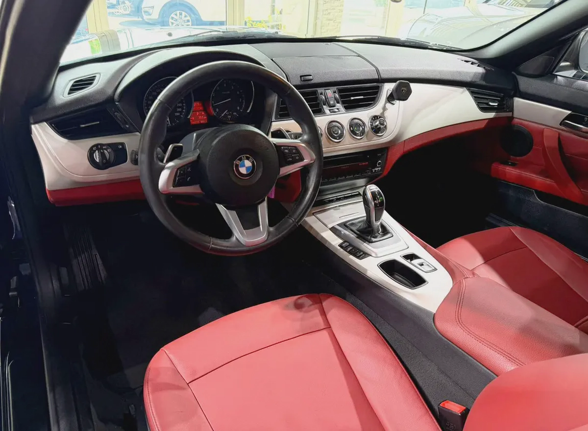 Z4 Roadster . GCC Specs . Excellent Condition-7-7
