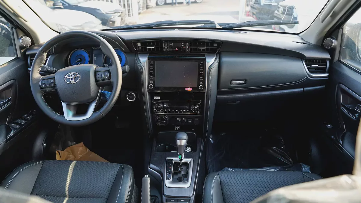 2026 Toyota Fortuner SR5 4.0L V6 GCC Specs-12-12