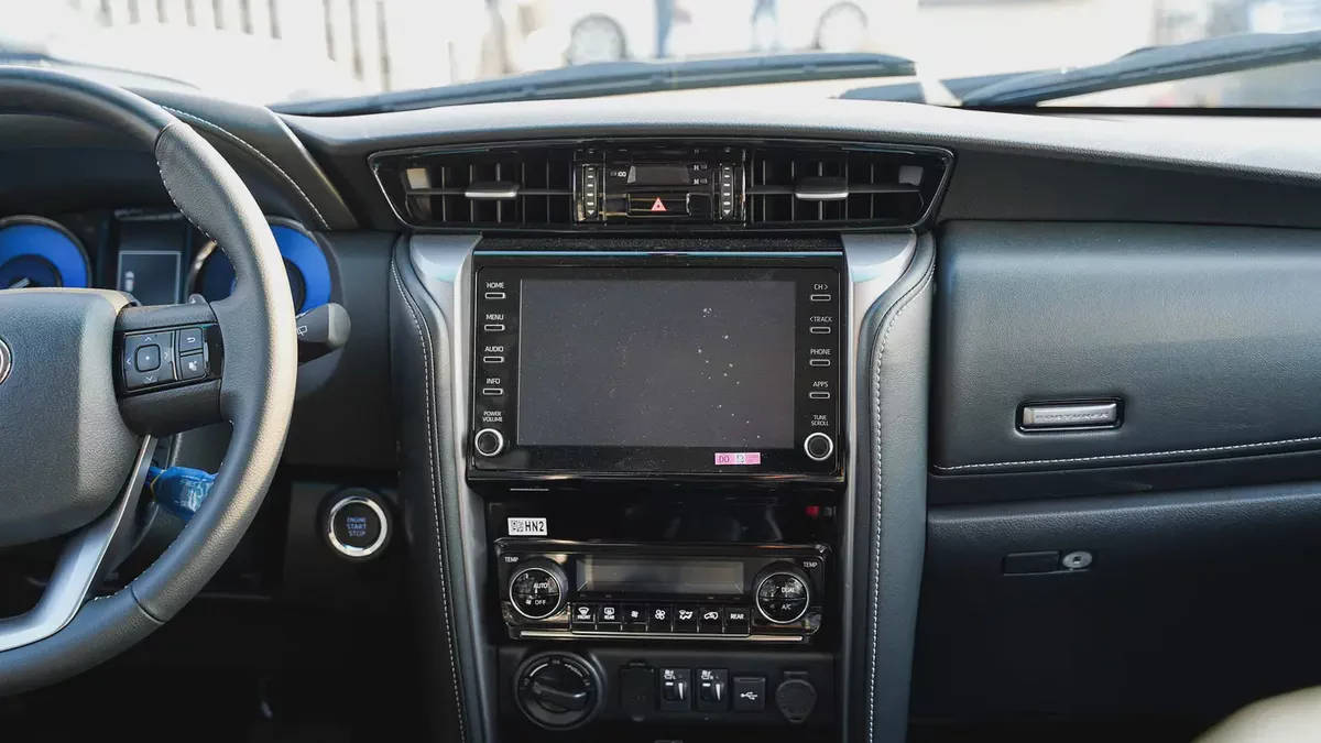 2026 Toyota Fortuner SR5 4.0L V6 GCC Specs-14-14
