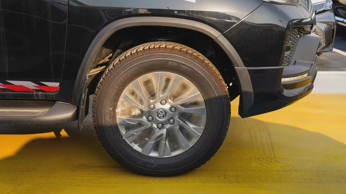 2026 Toyota Fortuner SR5 4.0L V6 GCC Specs-3-3