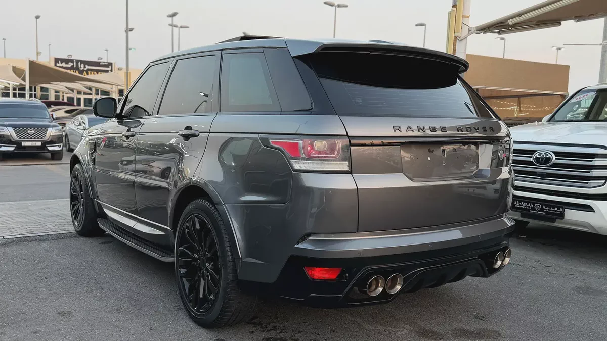 رنج روفر 2014 محول SVRنظيف Land Rover Range Rover Sport HSE S 2014 - GCC Specs - Well Maintained-4-4