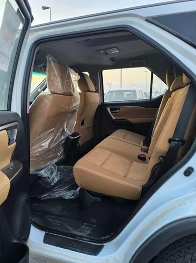 Toyota Fortuner EXR FORTUNER SR5  2.7L AT FULL OPTION PETROL 2024-18