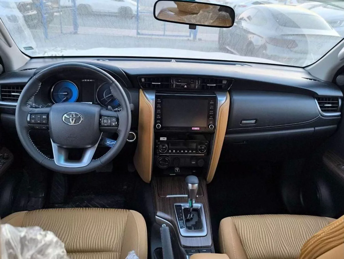 Toyota Fortuner EXR FORTUNER SR5  2.7L AT FULL OPTION PETROL 2024-8-0