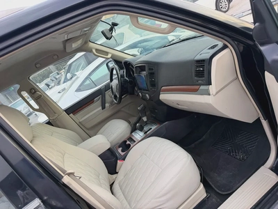 Mitsubshi pajero 2008 look 2020 balck color GCC-10