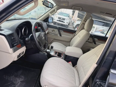Mitsubshi pajero 2008 look 2020 balck color GCC-2