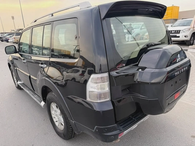 Mitsubshi pajero 2008 look 2020 balck color GCC-6