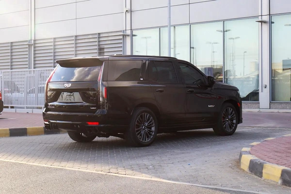 Cadillac Escalade V – Supercharged | 2023 – Full Option | Under Warranty