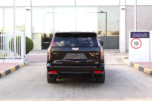 Cadillac Escalade V – Supercharged | 2023 – Full Option | Under Warranty