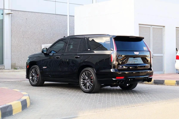 Cadillac Escalade V – Supercharged | 2023 – Full Option | Under Warranty