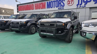 2026 Toyota Prado Black Design-8