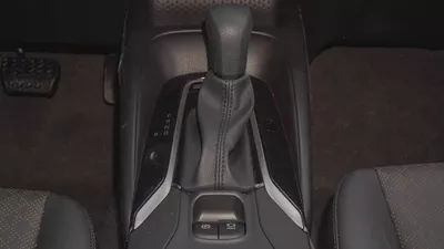 Brand New 2025 - Chinese Specs Toyota Corolla 1.8 Hybrid-10