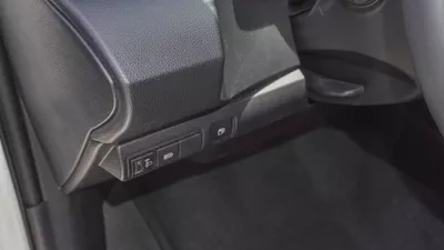 Brand New 2025 - Chinese Specs Toyota Corolla 1.8 Hybrid-12