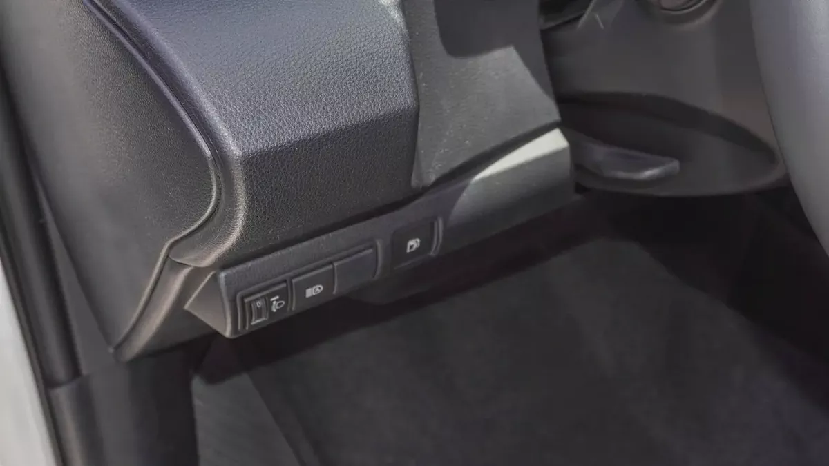 Brand New 2025 - Chinese Specs Toyota Corolla 1.8 Hybrid-12-12