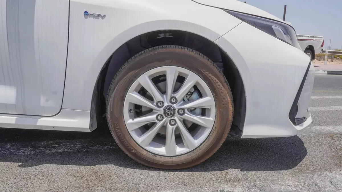 Brand New 2025 - Chinese Specs Toyota Corolla 1.8 Hybrid-2-2