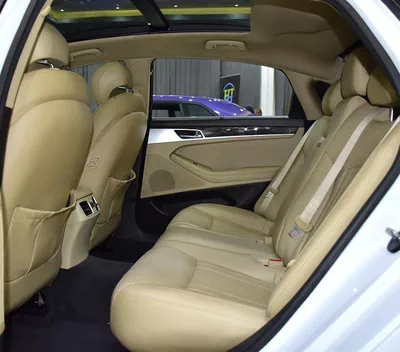 Hyundai Genesis 3.8 ( 2016 Model ) in White Color GCC Specs-11