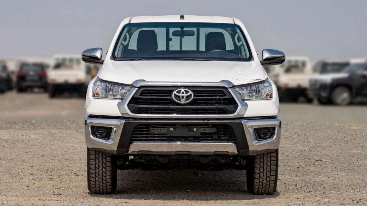 Toyota Hilux DC 2.7P AT mid option 4X4 MY2025 – WHITE-8-8