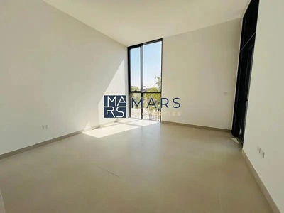 Spacious, Luxury 4 Bedroom End Corner Villa, with Two Living Room and Study Room-13