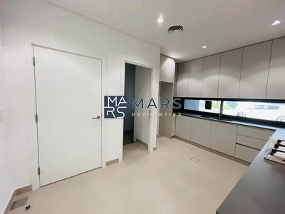 Spacious, Luxury 4 Bedroom End Corner Villa, with Two Living Room and Study Room-23