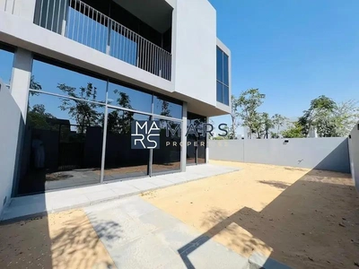Spacious, Luxury 4 Bedroom End Corner Villa, with Two Living Room and Study Room-5