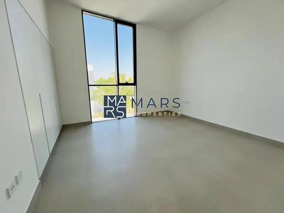 Spacious, Luxury 4 Bedroom End Corner Villa, with Two Living Room and Study Room-8